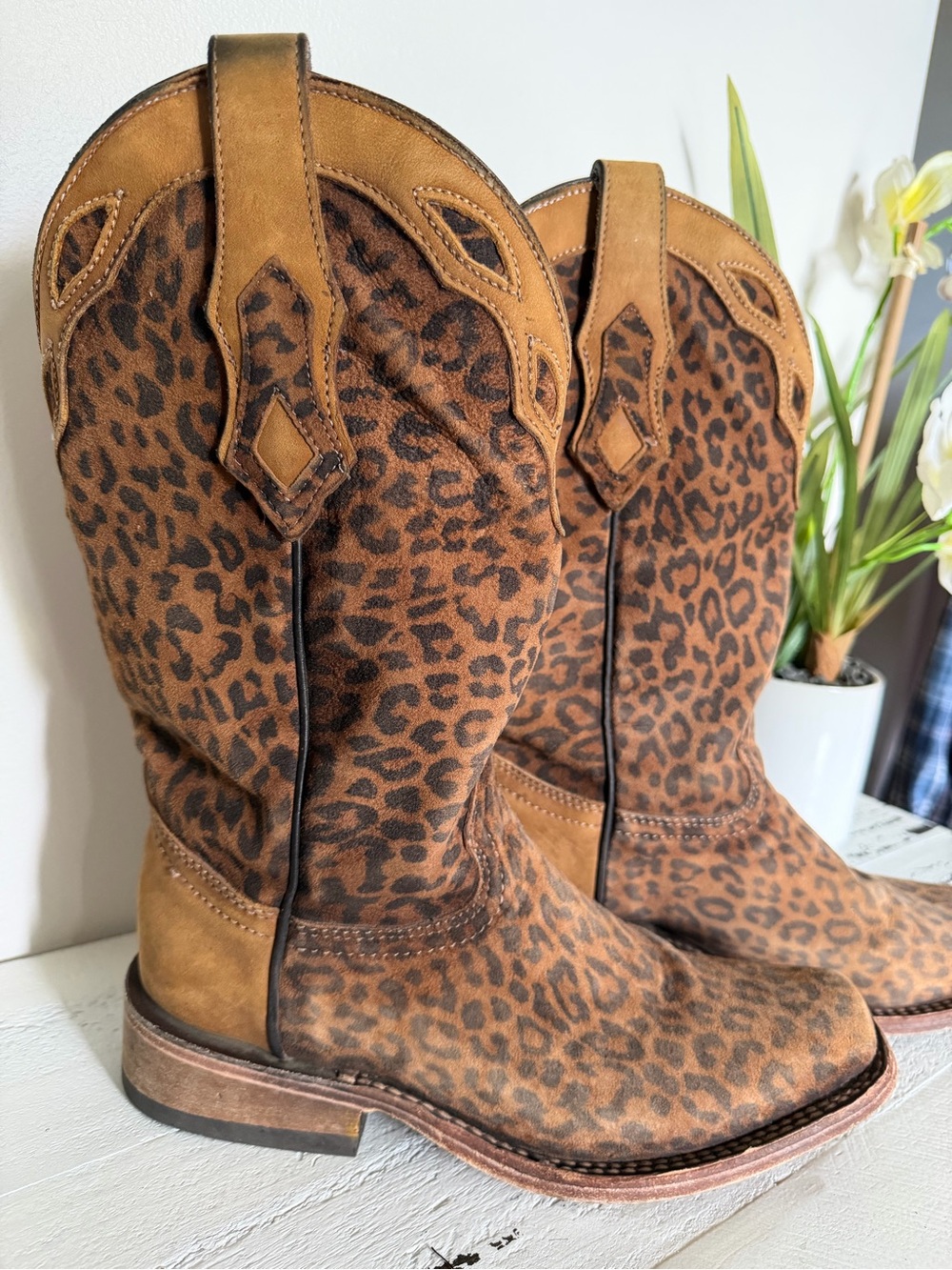 Corral Leopard Print Western Heeled Boots for Women - Picture 5 of 11
